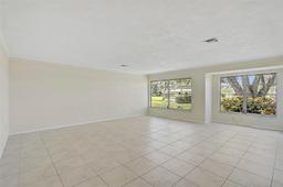 Picture of 1312 Stafford Lane Unit 1427, Sarasota, FL 34232