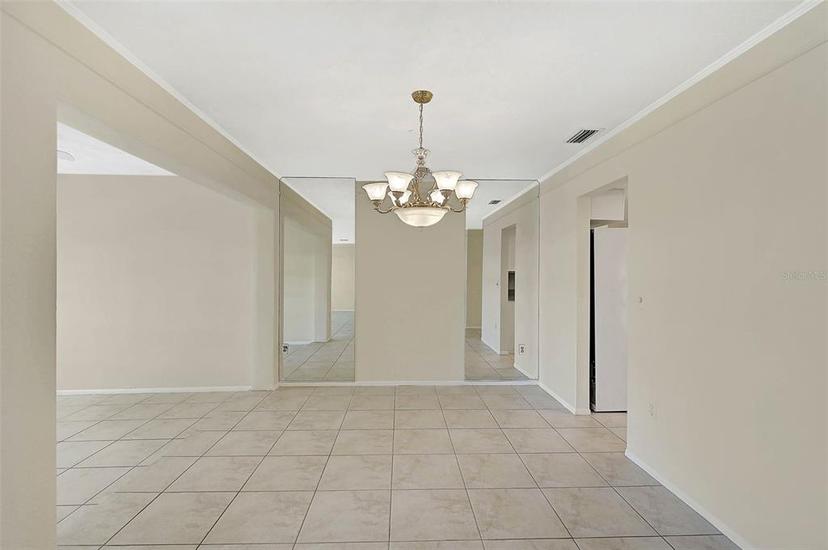 Picture of 1312 Stafford Lane Unit 1427, Sarasota FL 34232