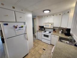 Picture of 808 53Rd Avenue E Unit 76, Bradenton, FL 34203