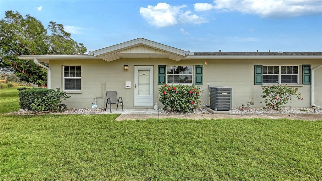 Picture of 2621 Golf Course Drive Unit 401, Sarasota, FL 34234