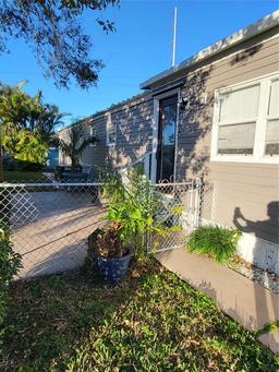 Picture of 6580 Seminole Boulevard Unit 618, Seminole, FL 33772