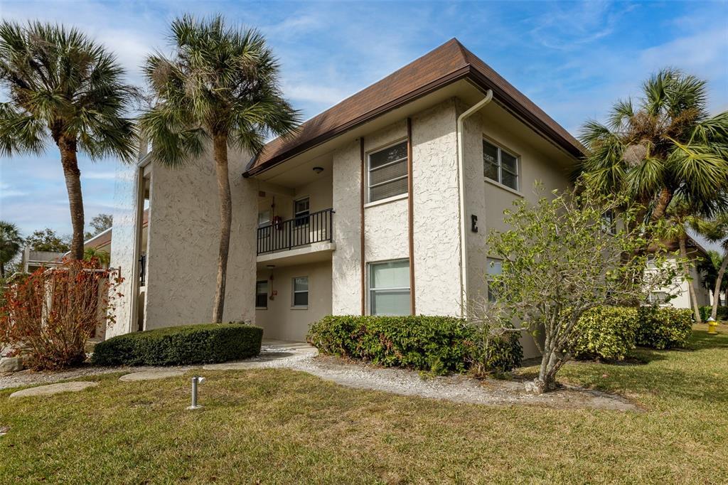 Picture of 2750 E Bay Drive Unit 12E, Largo, FL 33771