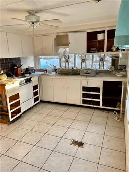 Picture of 3710 Gulf Of Mexico Drive Unit G-6, Longboat Key, FL 34228