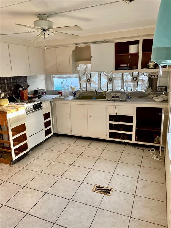 Picture of 3710 Gulf Of Mexico Drive Unit G-6, Longboat Key FL 34228