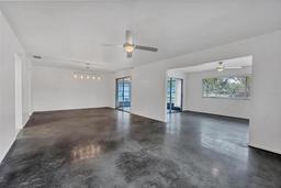 Picture of 3904 Lakeside Road Unit 174, Sarasota, FL 34232