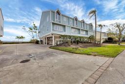 Picture of 16 Tidy Island Boulevard Unit 16, Bradenton, FL 34210