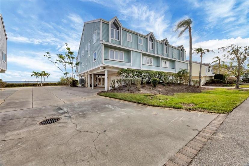 Picture of 16 Tidy Island Boulevard Unit 16, Bradenton FL 34210