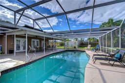 Picture of 517 65Th Avenue E, Bradenton, FL 34203