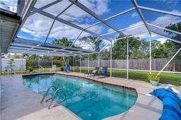 Picture of 517 65Th Avenue E, Bradenton, FL 34203