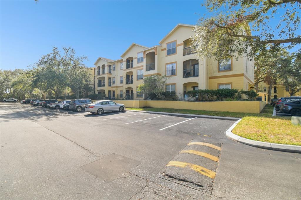 Picture of 5612 Pinnacle Heights Circle Unit 304, Tampa, FL 33624