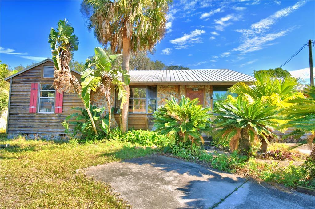 Picture of 1320 Lakeview Drive, Sebring, FL 33870