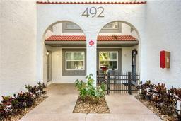 Picture of 492 Santa Cruz Place Ne Unit D, St Petersburg, FL 33703