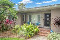 Picture of 266 Snell Isle Boulevard Ne, St Petersburg, FL 33704