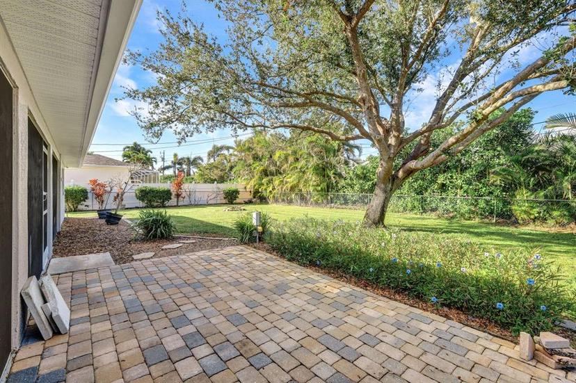 Picture of 627 SE 18Th Terrace, Cape Coral FL 33990