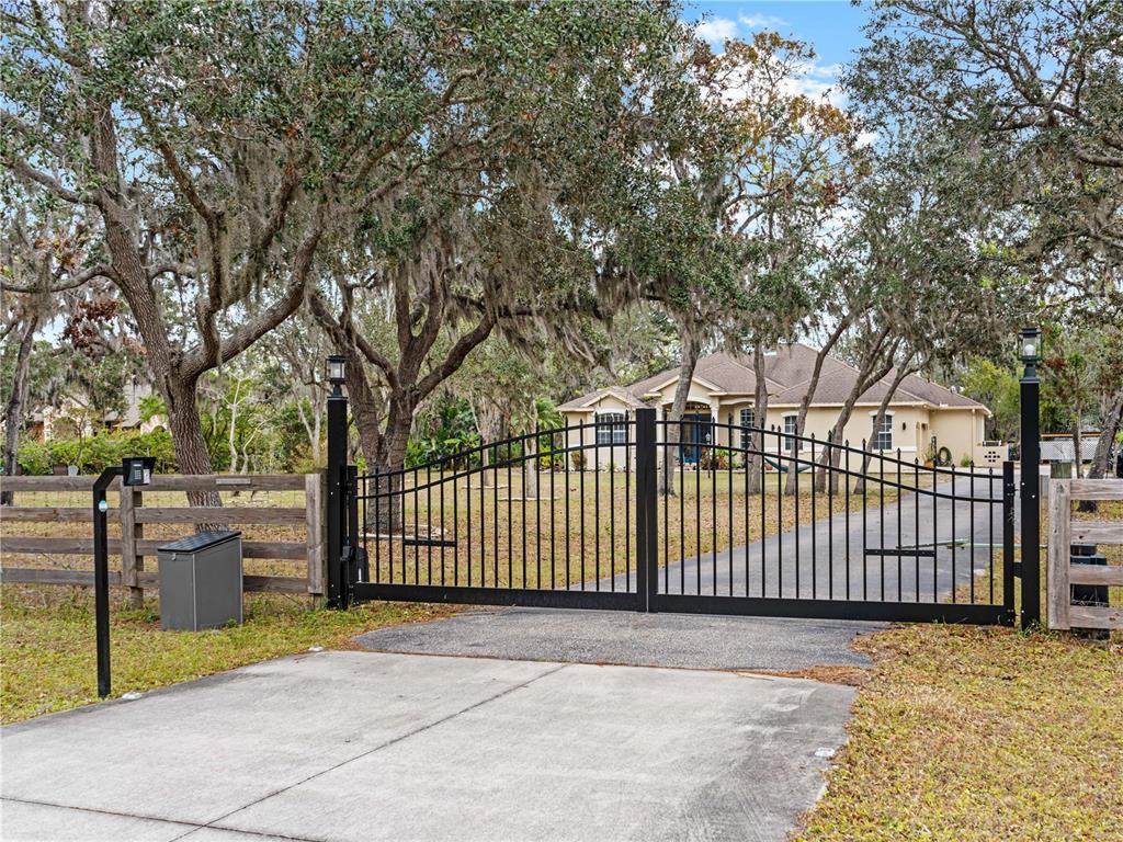 Picture of 8107 High Oaks Trail, Myakka City, FL 34251