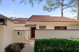 Picture of 5343 Huntingwood Court Unit 33, Sarasota, FL 34235