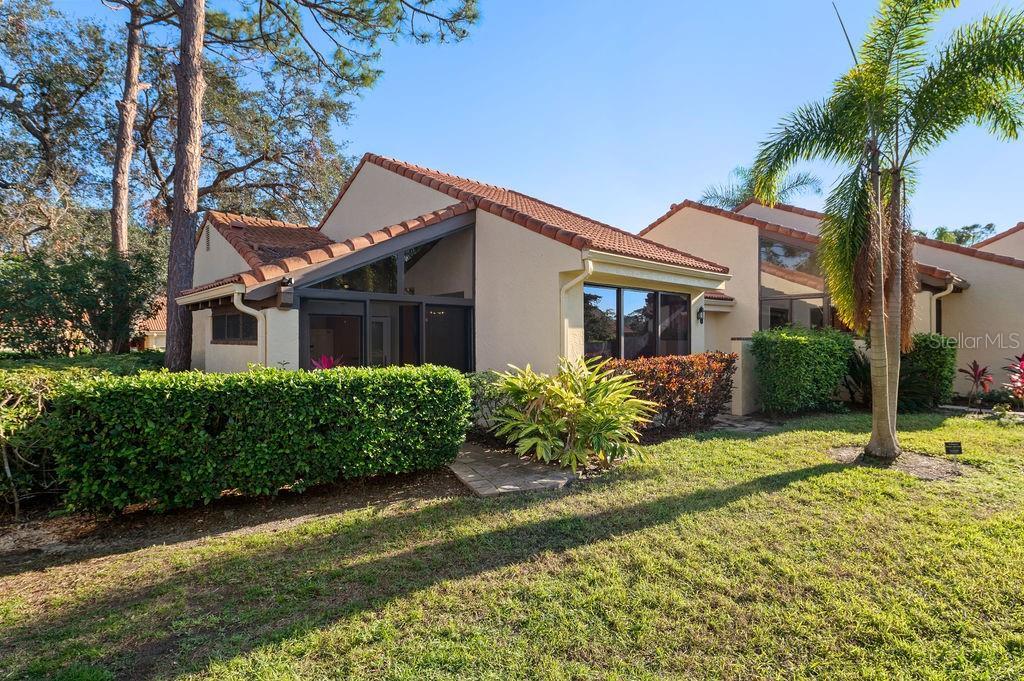 Picture of 5343 Huntingwood Court Unit 33, Sarasota, FL 34235