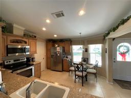 Picture of 2356 Peavine Circle Unit 1017, Lakeland, FL 33810