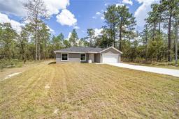 Picture of 117 NW Sparrow Road, Dunnellon, FL 34431