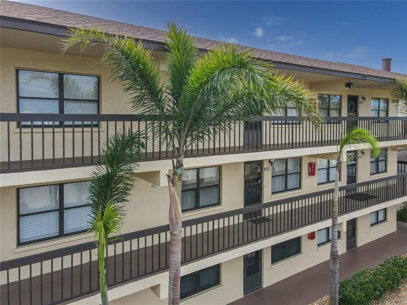 Picture of 425 30Th Avenue W Unit C206, Bradenton FL 34205