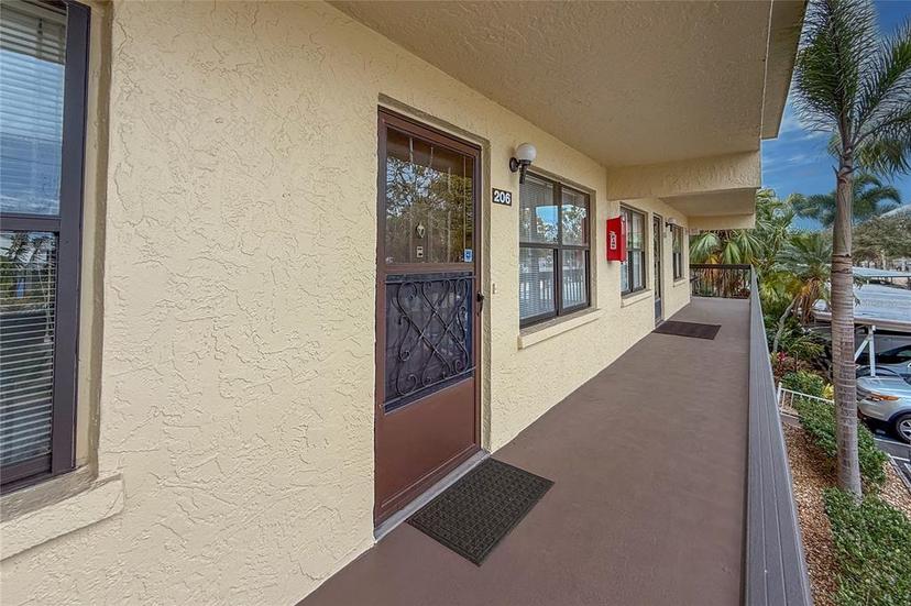 Picture of 425 30Th Avenue W Unit C206, Bradenton FL 34205