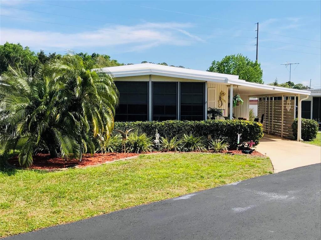 Picture of 215 Rue De Paresse, Tavares, FL 32778