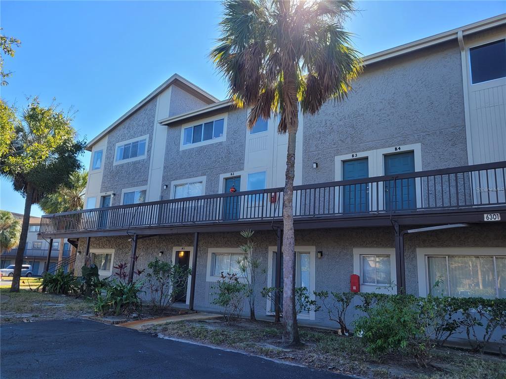 Picture of 6301 Newtown Circle Unit 1B1, Tampa, FL 33615