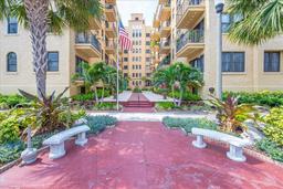 Picture of 130 4 Avenue N Unit 203, St Petersburg, FL 33701