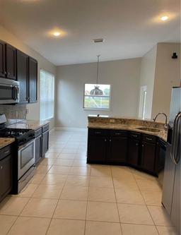 Picture of 895 SW Lake Charles Circle, Port Saint Lucie, FL 34986