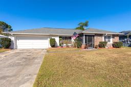 Picture of 425 Iowa Woods Circle E, Orlando, FL 32824