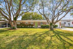 Picture of 2118 W Erna Drive, Tampa, FL 33603