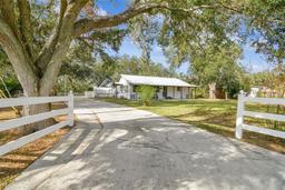 Picture of 107 Myrtle Lane, Plant City, FL 33565