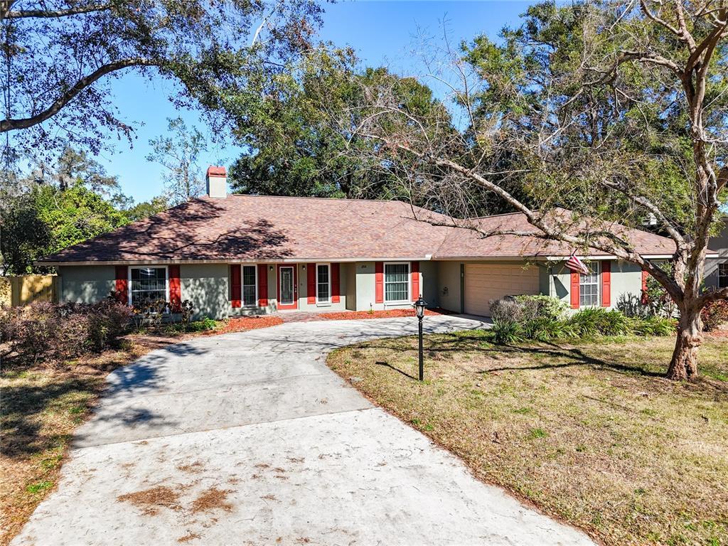 Picture of 2712 Mock Orange Court, Valrico, FL 33594