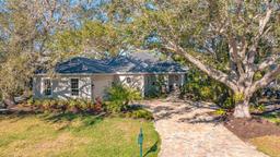 Picture of 32 Bayhead Lane, Osprey, FL 34229