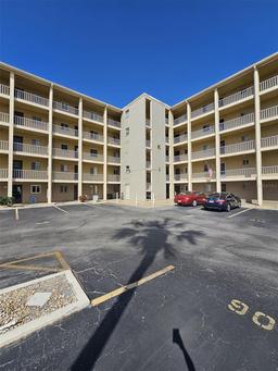 Picture of 3682 Lake Bayshore Drive Unit K402, Bradenton, FL 34205