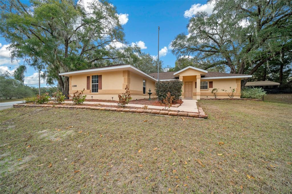 Picture of 13588 SW 105Th Place, Dunnellon, FL 34432