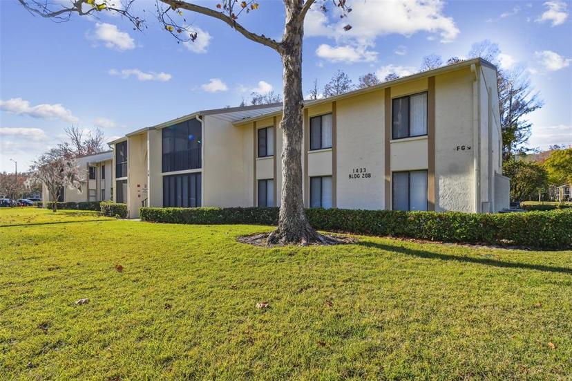 Picture of 1433 Pine Glen Place Unit D1, Tarpon Springs FL 34688