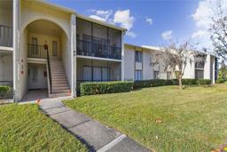 Picture of 1433 Pine Glen Place Unit D1, Tarpon Springs, FL 34688