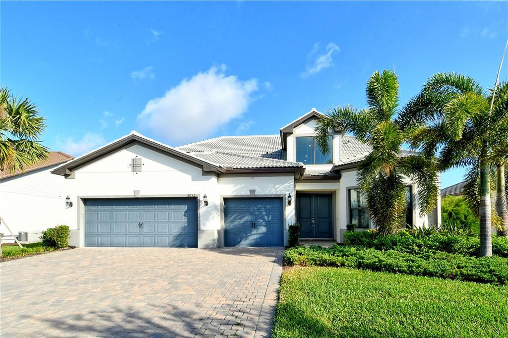 Picture of 8052 Grande Shores Drive, Sarasota, FL 34240