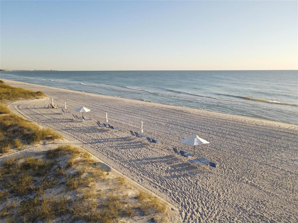 Picture of 1465 Gulf Of Mexico Drive Unit 402, Longboat Key, FL 34228