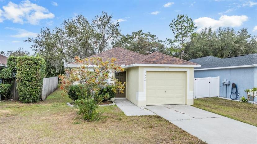 Picture of 4520 Country Hills Boulevard, Plant City FL 33563