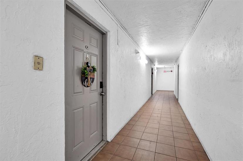 Picture of 711 N Pine Island Road Unit 406, Plantation FL 33324