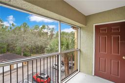 Picture of 814 Crest Pines Drive Unit 937, Orlando, FL 32828