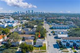 Picture of 312 S Arrawana Avenue, Tampa, FL 33609