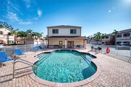 Picture of 3980 Mediterranea Circle Unit 522, Sarasota, FL 34233