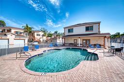 Picture of 3980 Mediterranea Circle Unit 522, Sarasota, FL 34233