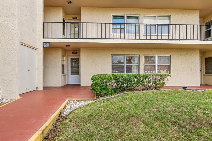 Picture of 12200 Vonn Road Unit 1106, Largo FL 33774