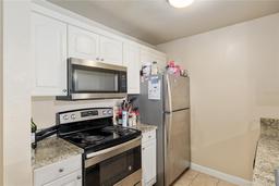 Picture of 921 SW Depot Avenue Unit 404, Gainesville, FL 32601