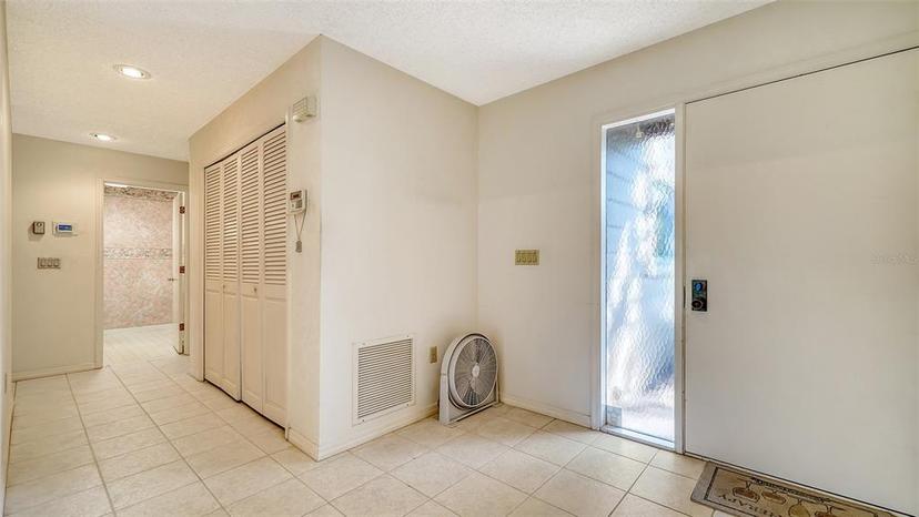 Picture of 4781 Chandlers Forde Unit 5, Sarasota FL 34235