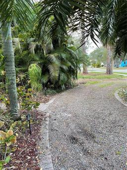 Picture of 715 Riverside Drive, Tarpon Springs, FL 34689